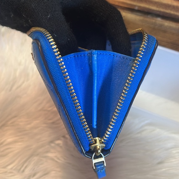 Tory Burch Full Zip Long Wallet - Picture 8 of 8